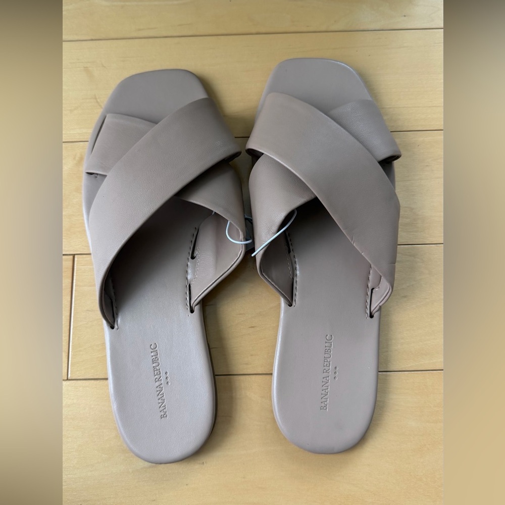 Banana Republic Women's Beige Slide Sandals